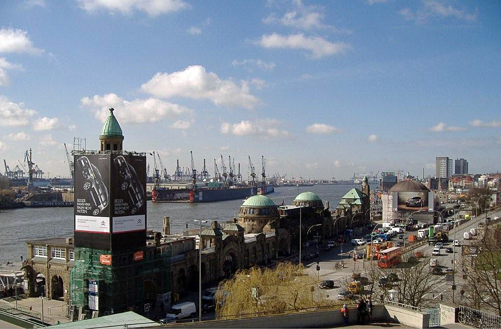 Hamburg-Landungsbruecken - Hintergrundbild