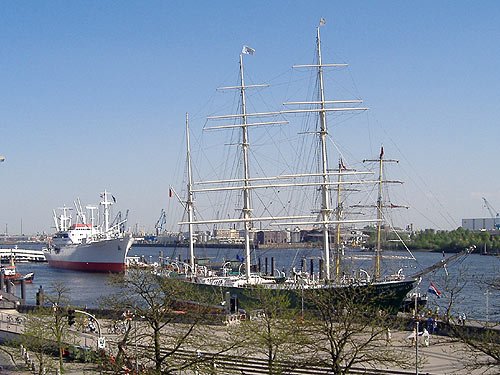 Rickmer Rickmers im Hamburger Hafen