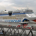 Hamburger Hafen - AIDAbella besucht Hamburg