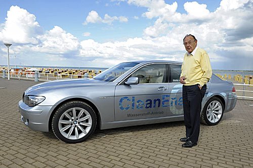 BMW Hydrogen 7 mit Gorbatschow und Genscher