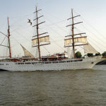 Hamburg - Die Sea Cloud 2 bei den Landungsbruecken