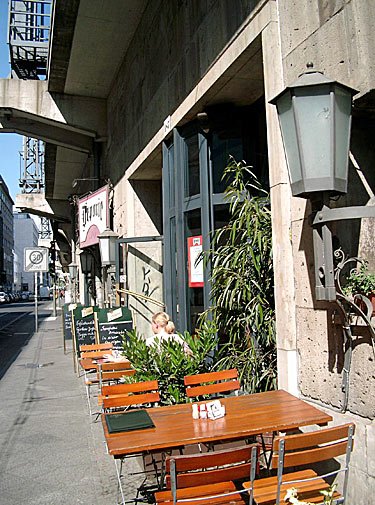 Berlin – U-Bahn-Viadukt beim Bahnhof Friedrichstrasse