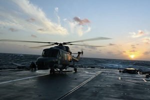 Marine Hubschrauber „Sea Lynx“ gegen Piraten